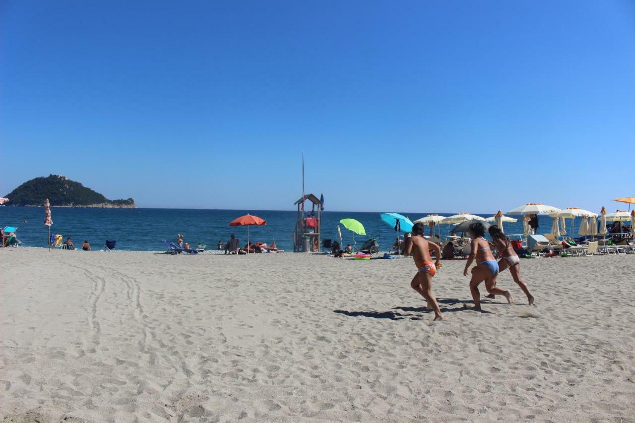 Camping Delfino ألبينغا المظهر الخارجي الصورة